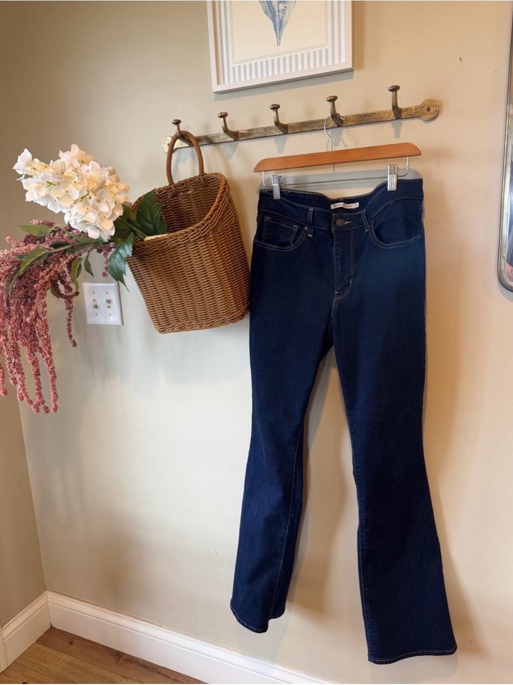 Levi’s 725 High Rise Bootcut Jeans Dark Wash | Size 31